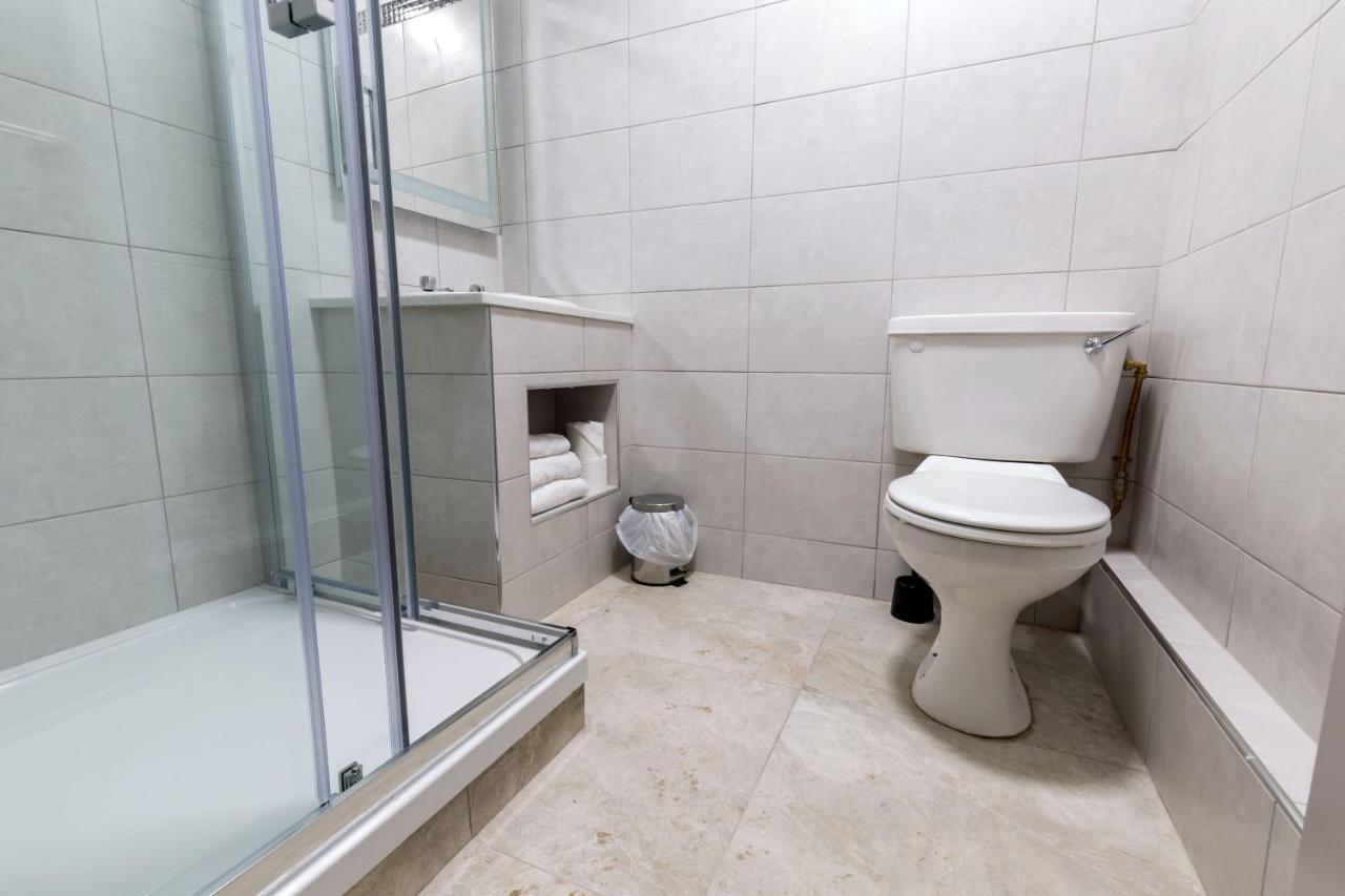 Ivy Tower Hotel Castlebar Extérieur photo